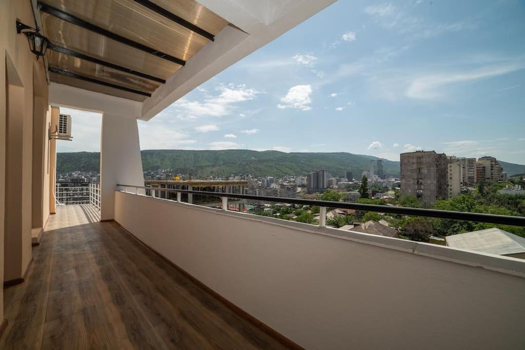 Night-Sight Apt Apartment Tbilisi Exterior photo